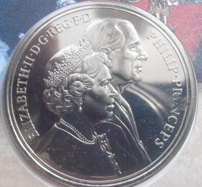 英国1997年女王金婚5镑精制铜镍合金纪念币(大图展示)