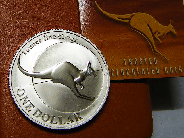 获奖币澳大利亚2004年银币袋鼠1元 原盒证 袋