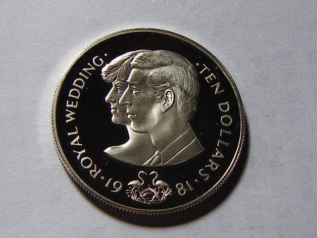 巴哈马1981年10元大银币戴安娜查尔斯 精制 28.28克925银(大图展示)