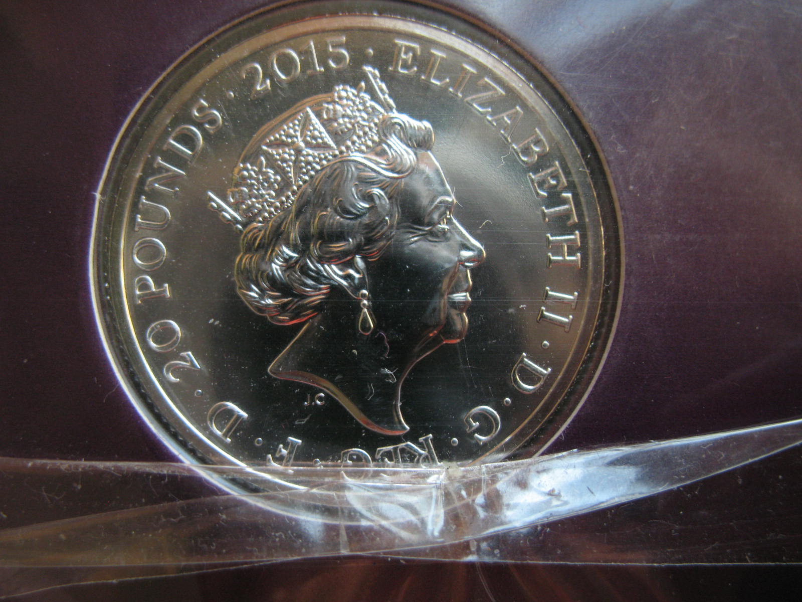 2015年英国20英镑加厚纪念银币皇家厂包装-在位最长君王(大图展示)
