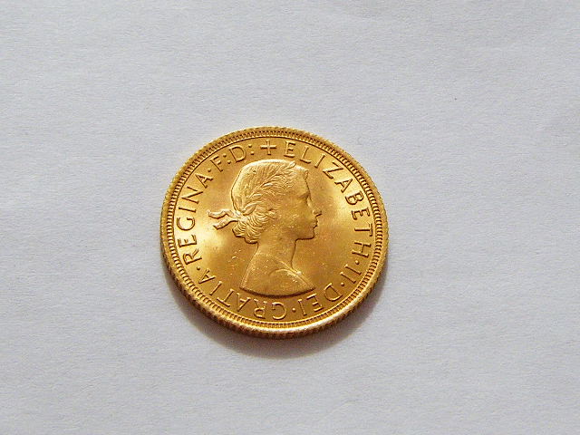 英国伊丽莎白青年头像 1966年1磅马剑金币8克917金 bu好品相(大图展示